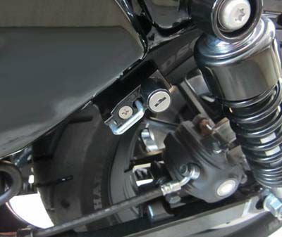 キジマ　ヘルメットホルダー　35mmダウンチューブ用-02