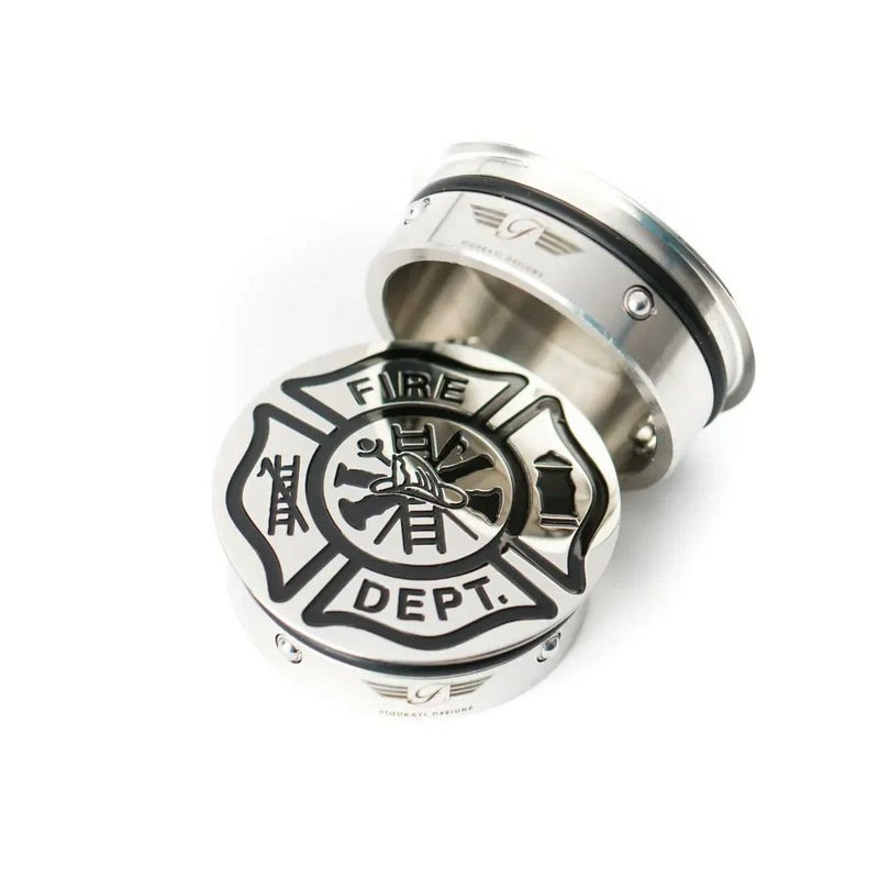 ツーリング、トライク スイングアーム ピボットカバー 消防士マルタクロスデザイン (シルバー)