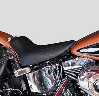 マスタング　ソロシート　ソフテイル用 マスタング Mustang ソフテイル シート|ハーレーパーツメーカー(USA)