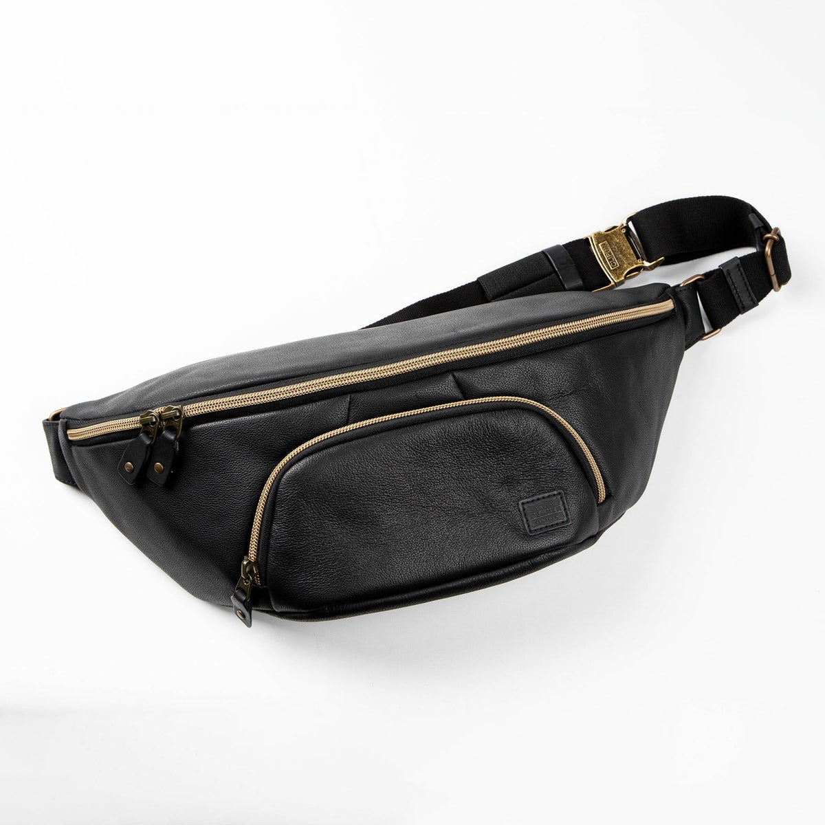 デグナー W-136 大容量 レザー・ウェストバッグ (ブラック)1