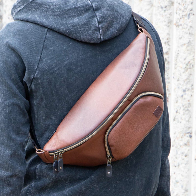  デグナー W-136 大容量 レザー・ウェストバッグ (ブラウン)