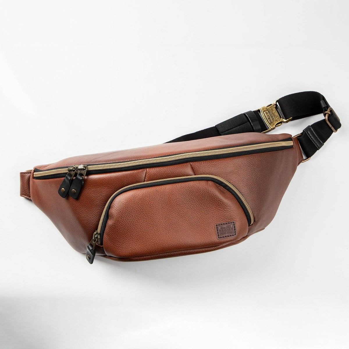  デグナー W-136 大容量 レザー・ウェストバッグ (ブラウン)1