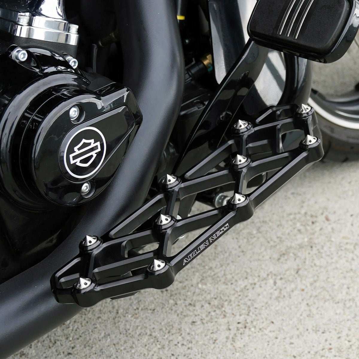  ツーリング、FLソフテイル ダイアモンド・フロアボード (ブラック)