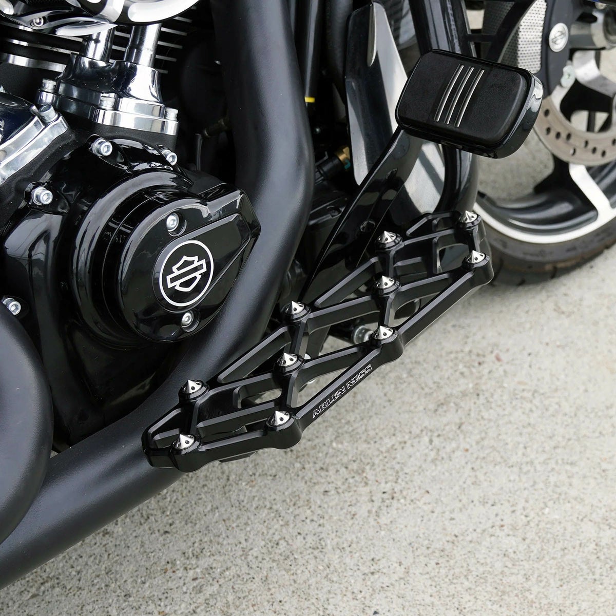  ツーリング、FLソフテイル ダイアモンド・フロアボード (ブラック)2