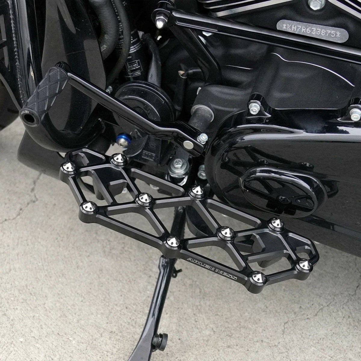  ツーリング、FLソフテイル ダイアモンド・フロアボード (ブラック)3