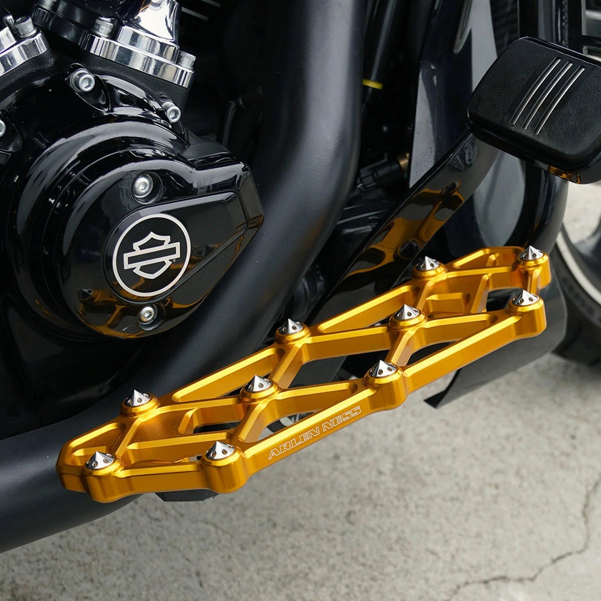 ツーリング、FLソフテイル ダイアモンド・フロアボード (ゴールド)