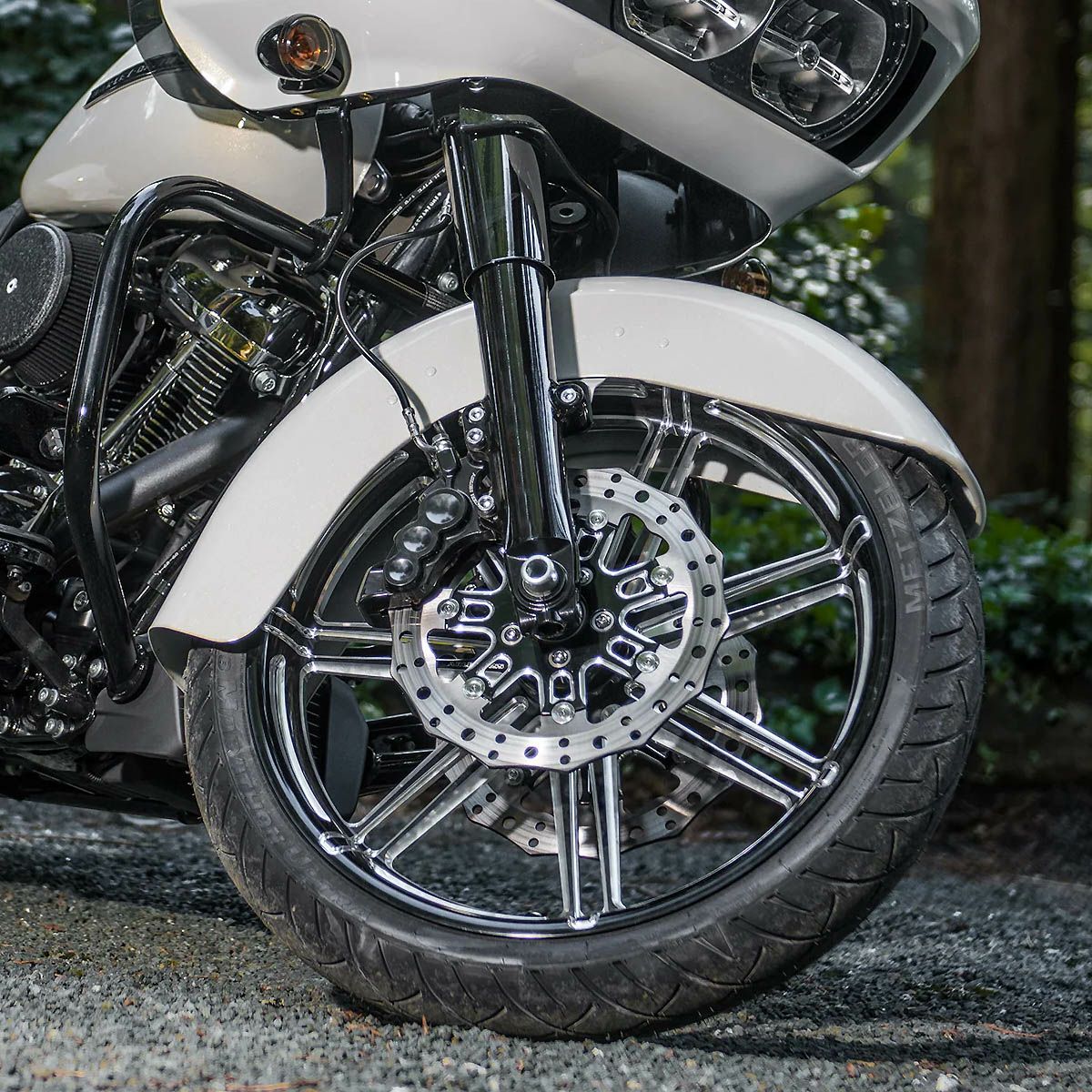 アレンネス 7バルブ 鍛造アルミホイール 21x3.5 (ブラック)