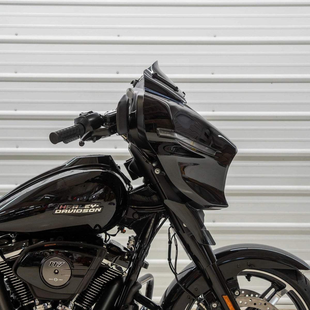 2024以降 ストリートグライド/ウルトラ フレア・ウィンドシールド 6.5インチ (ダークスモーク)2