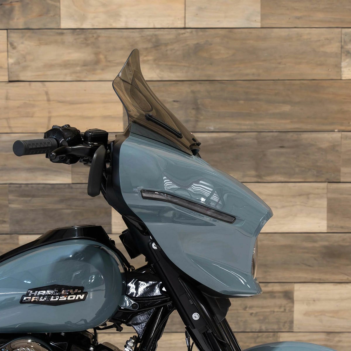  2024以降 ストリートグライド/ウルトラ フレア・ウィンドシールド 12インチ (ライトスモーク)2
