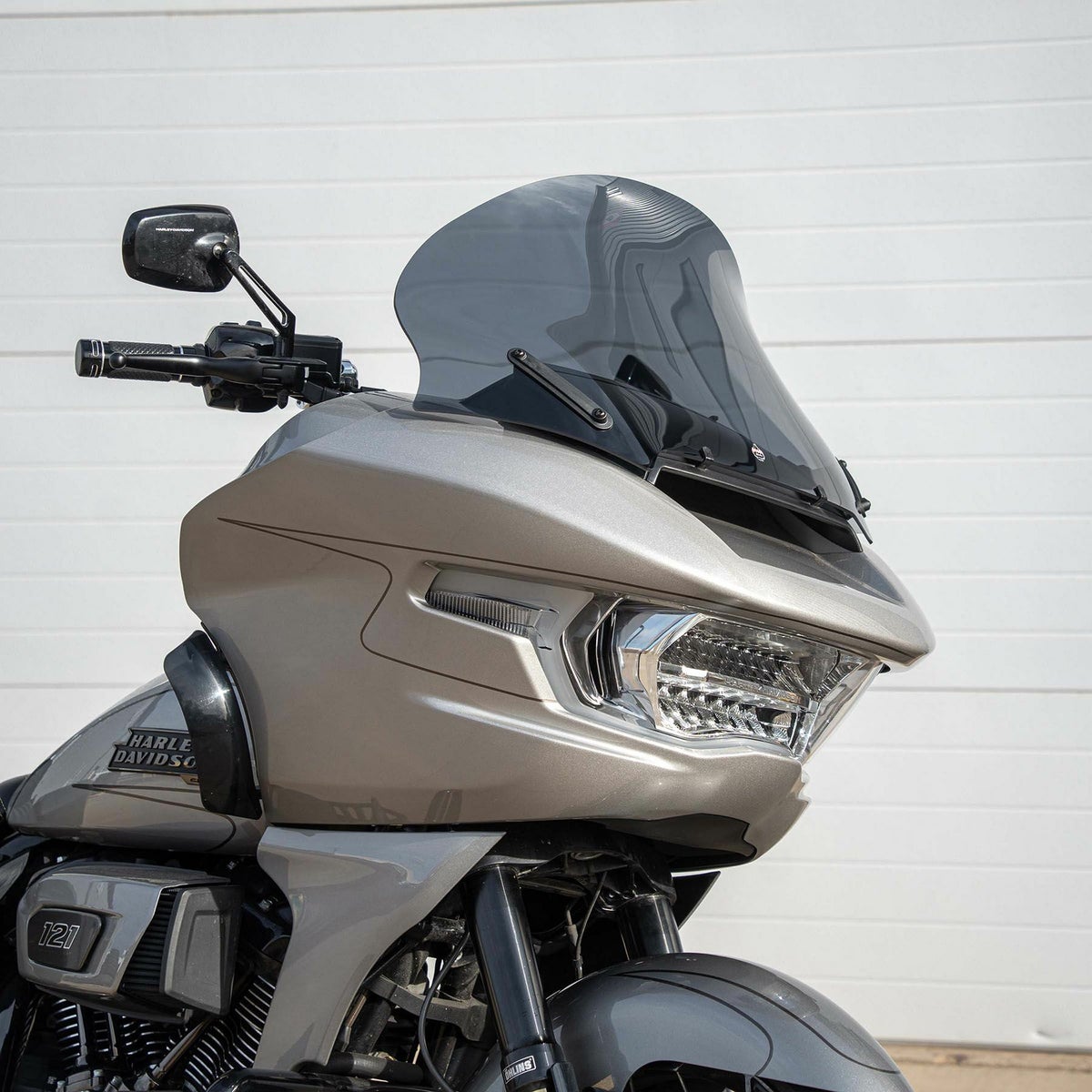 クロックワークス PROツーリング・15インチ・フレアウィンドシールド (ダークスモーク)1