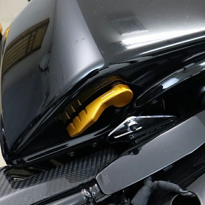  2024以降 ツーリング サドルバッグ ラッチレバー (ゴールド)