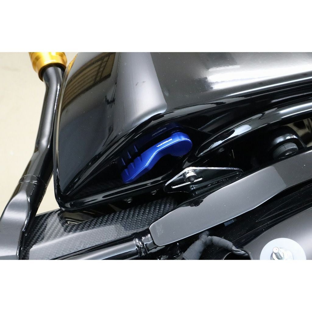 2024以降 ツーリング サドルバッグ ラッチレバー (ブルー)2