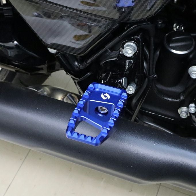 スポーツスター、ダイナ、ツーリング、ソフテイル アルミ削り出し フットペグ (ブルー)