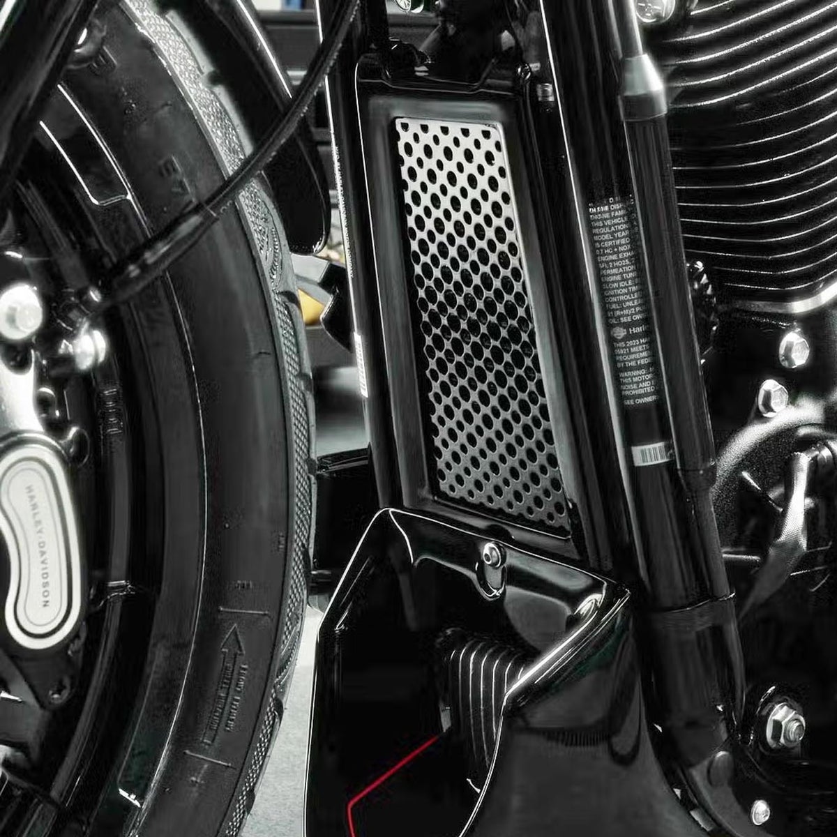 M8 ソフテイル ホットロッド オイルクーラーガード