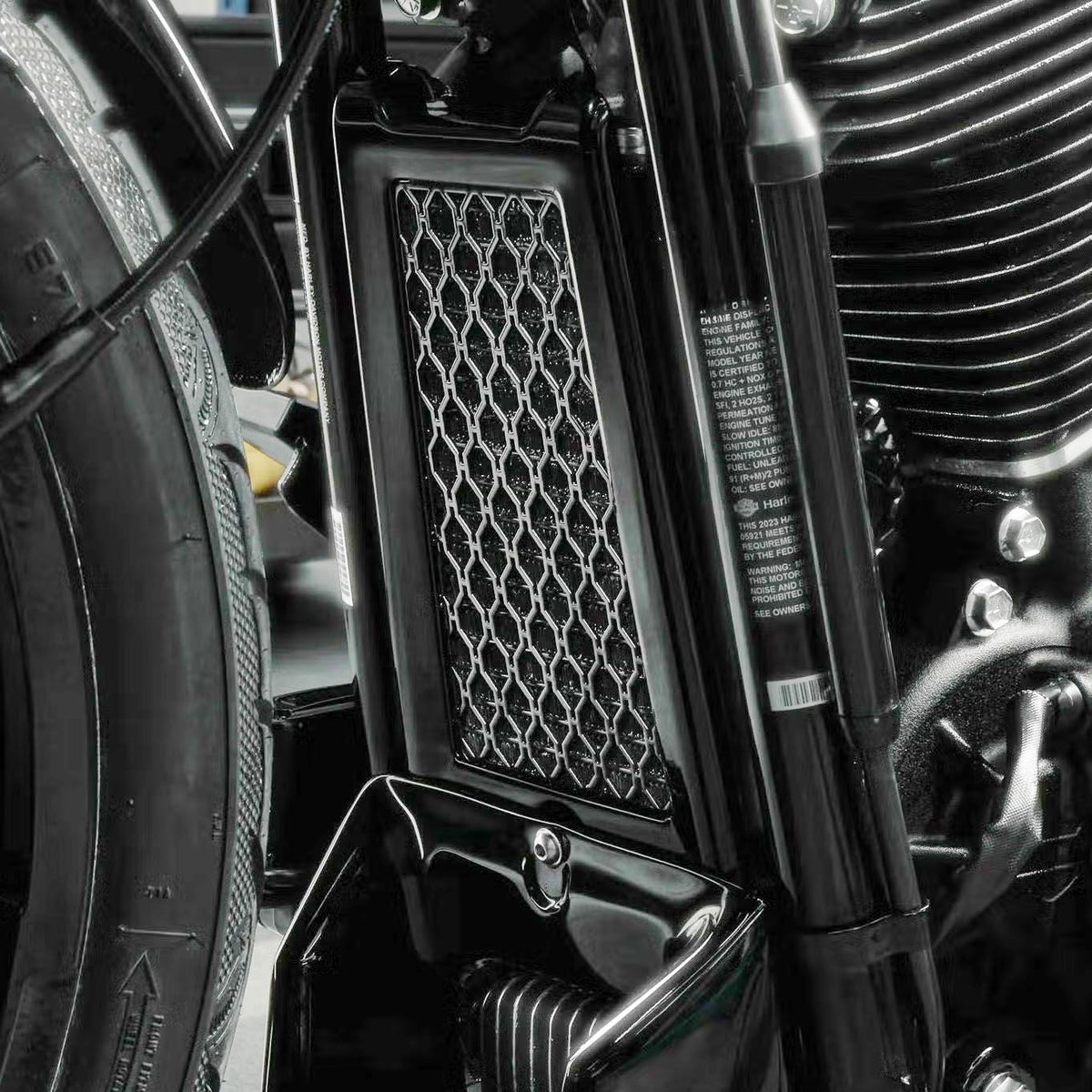 M8 ソフテイル デイビッド オイルクーラーガード