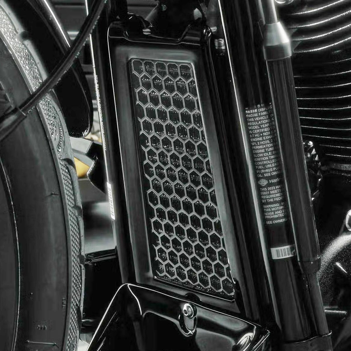  M8 ソフテイル コーム オイルクーラーガード