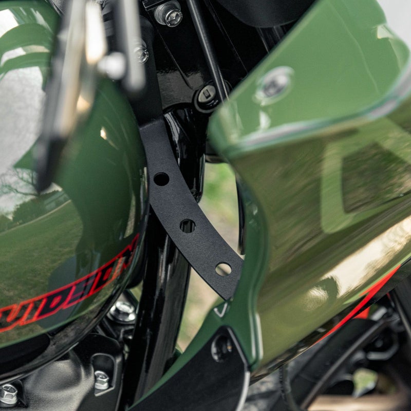 ローライダーST ステルス フェアリングサポートブラケット