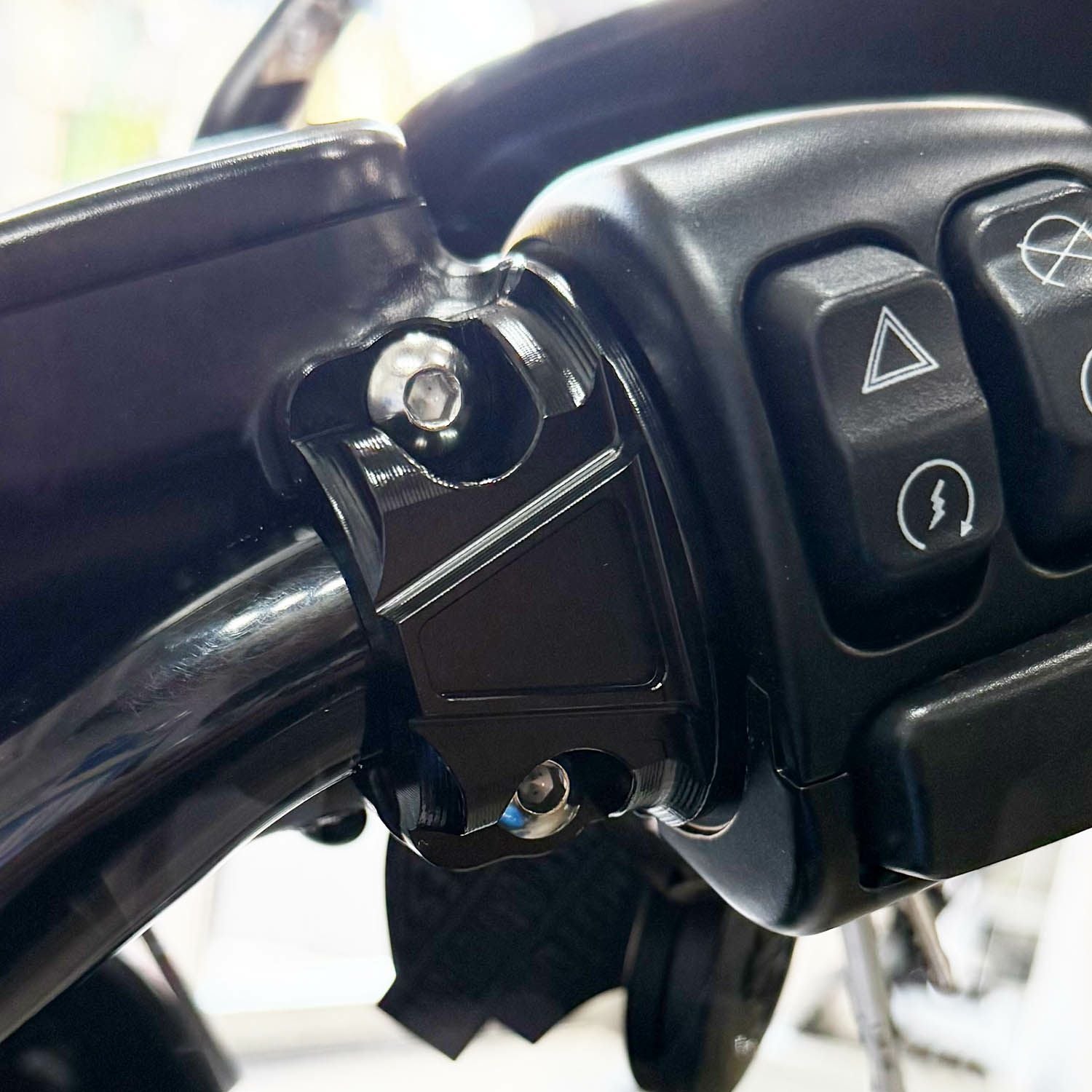 ネクストレベル ハンドルバー パーチクランプ ヘルメットロック