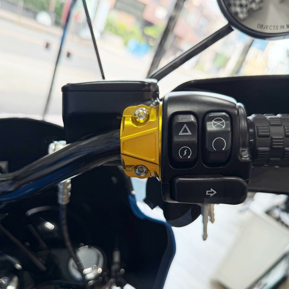 ハンドルバー コントロール クランプ ゴールド 3