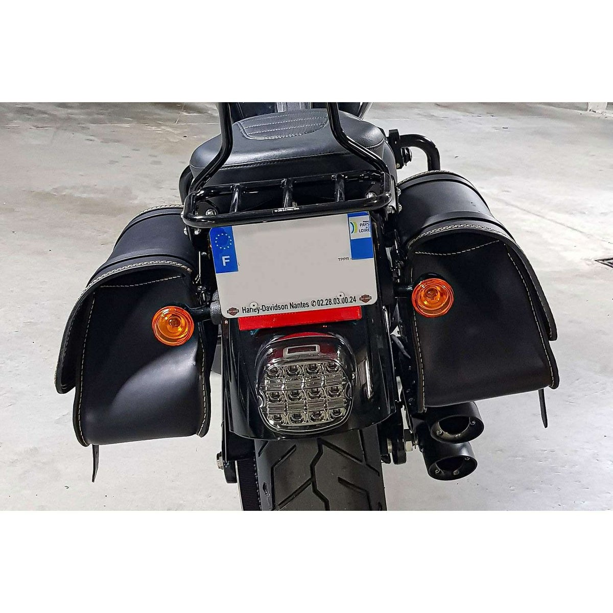 エンズクオイオ リトル GYPSY レザーサドルバッグ (リンクルレザー) M8ソフテイル9