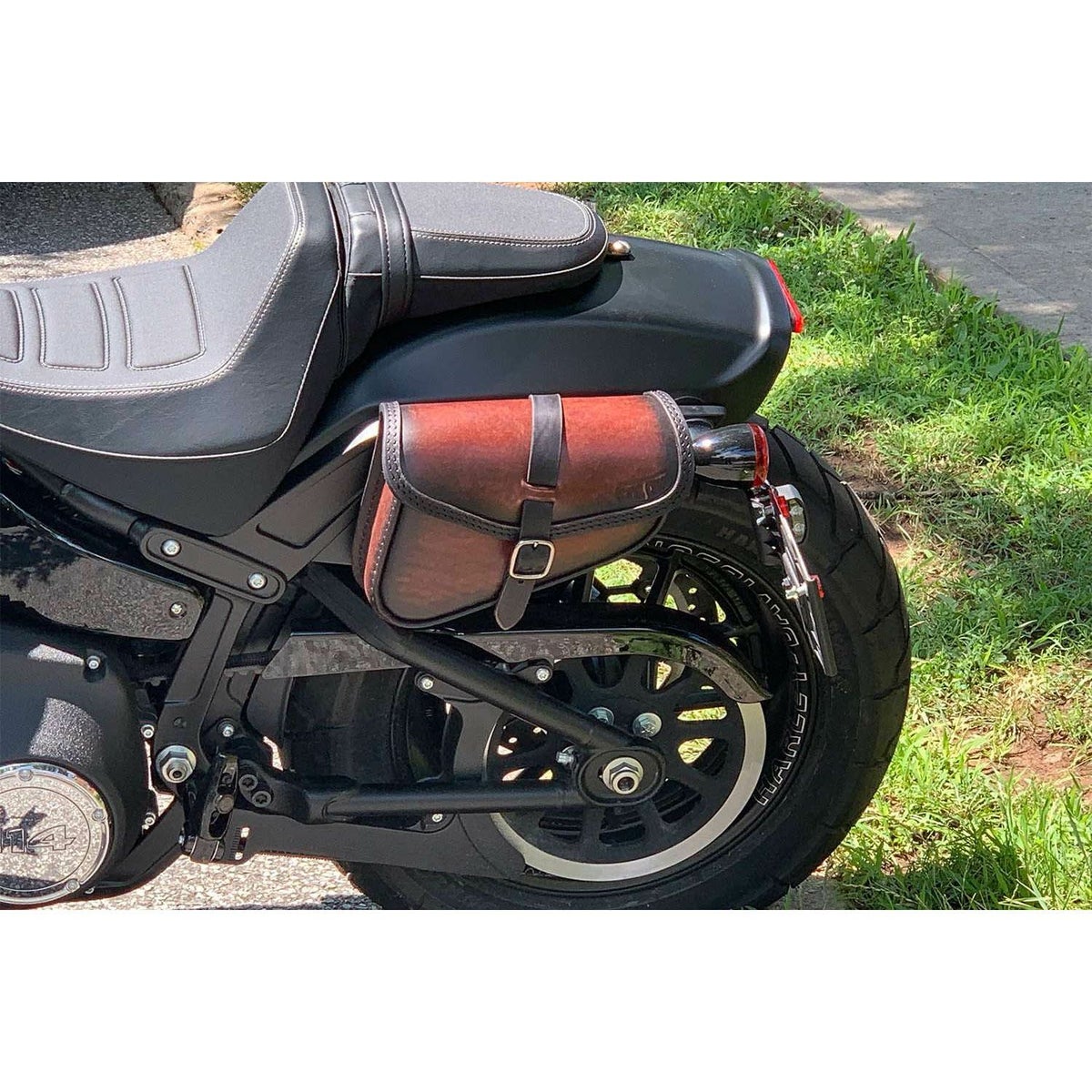 エンズクオイオ BEAT レザーサドルバッグ (ディストレスト・ツートーン・ダーク)5