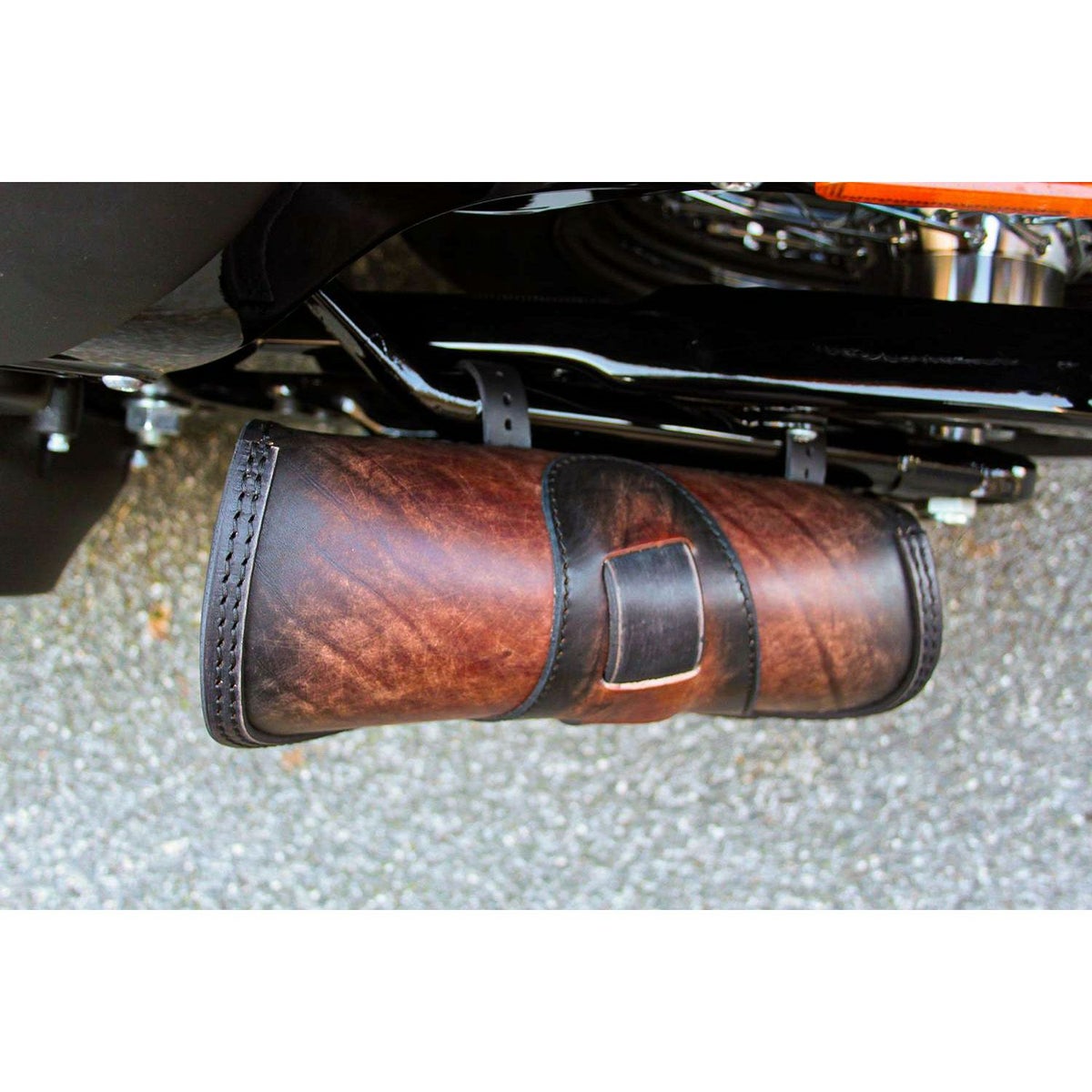 エンズクオイオ BOB Special レザー スイングアームバッグ (ディストレスト・ツートーン・ダーク)2