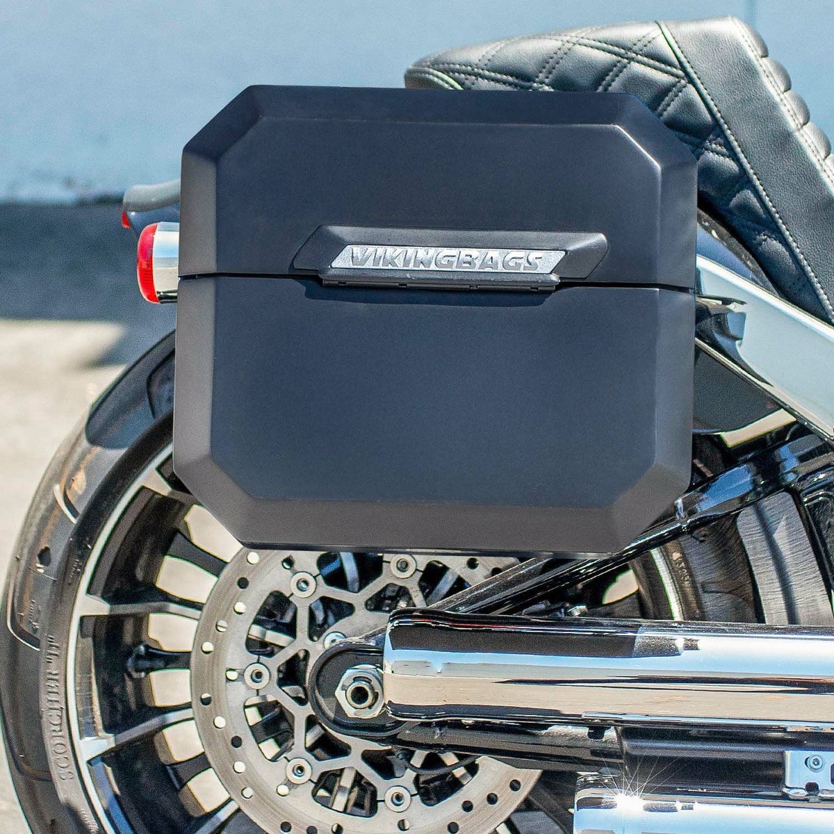  M8 ブレイクアウト Outlaw クイックマウント・スモール・サドルバッグ 10L 右用 (マットブラック)