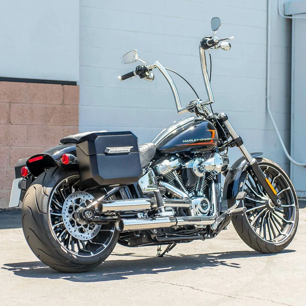  M8 ブレイクアウト Outlaw クイックマウント・スモール・サドルバッグ 10L 右用 (マットブラック)1