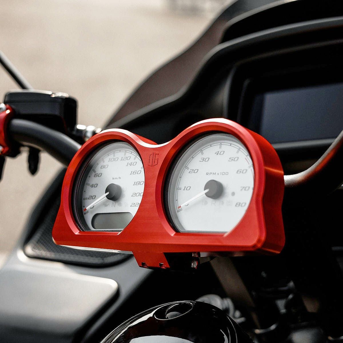 2015～2023 FLTR OGライザー用 デュアル メーターゲージ フロントマウント レッド OG（オリジナルガレージモト）