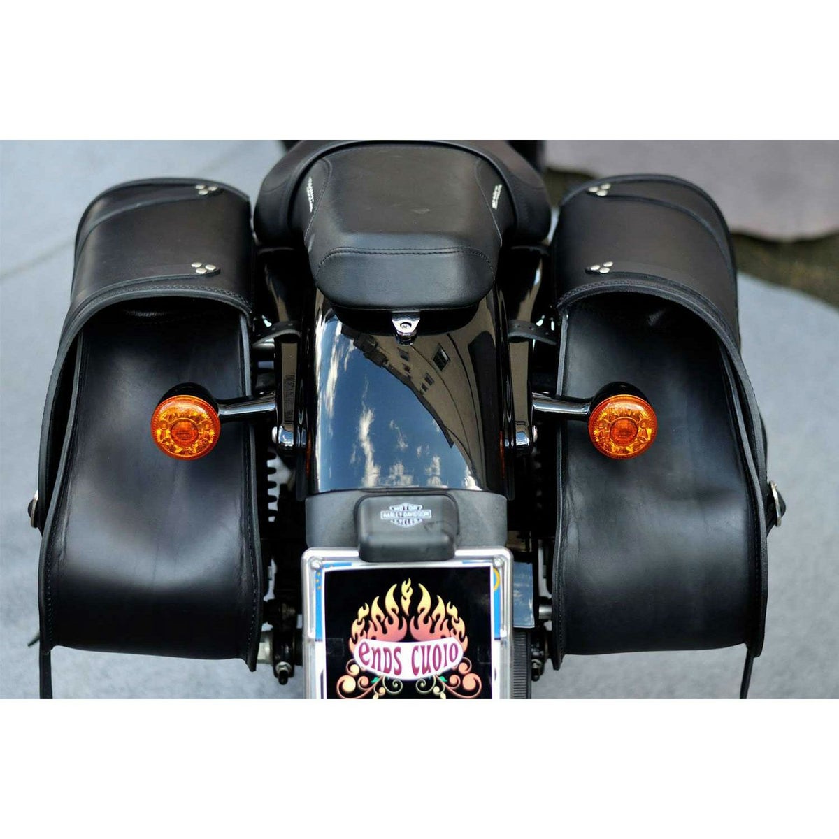 エンズクオイオ Little Boogie レザーサドルバッグ 29L (ブラック)3