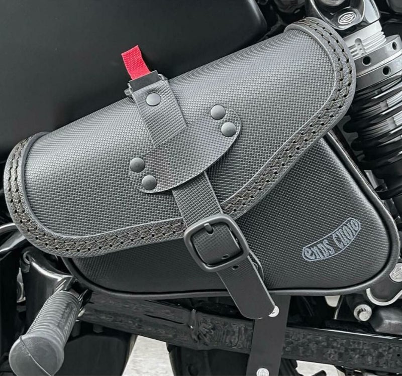 エンズクオイオ Rev Mambo レザーサドルバッグ 4L (ブラック)