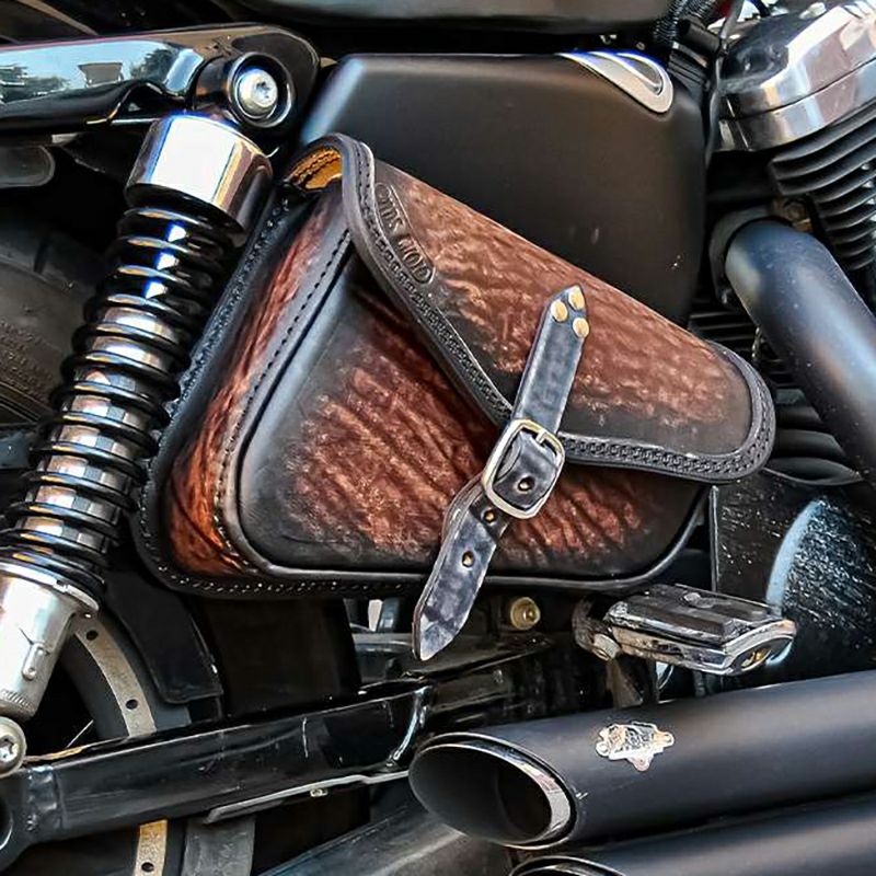 エンズクオイオ Mambo レザーサドルバッグ 4L (ディストレスト・ツートーン・ダーク)