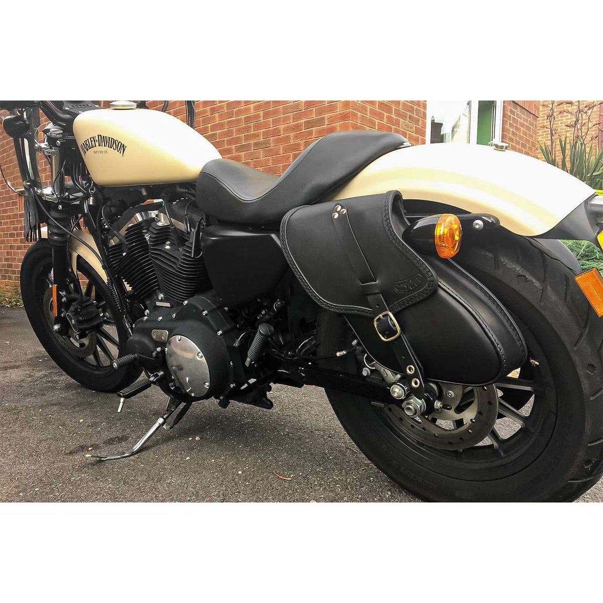 エンズクオイオ Swing レザーサドルバッグ 4.8L (ダークブラウン)3