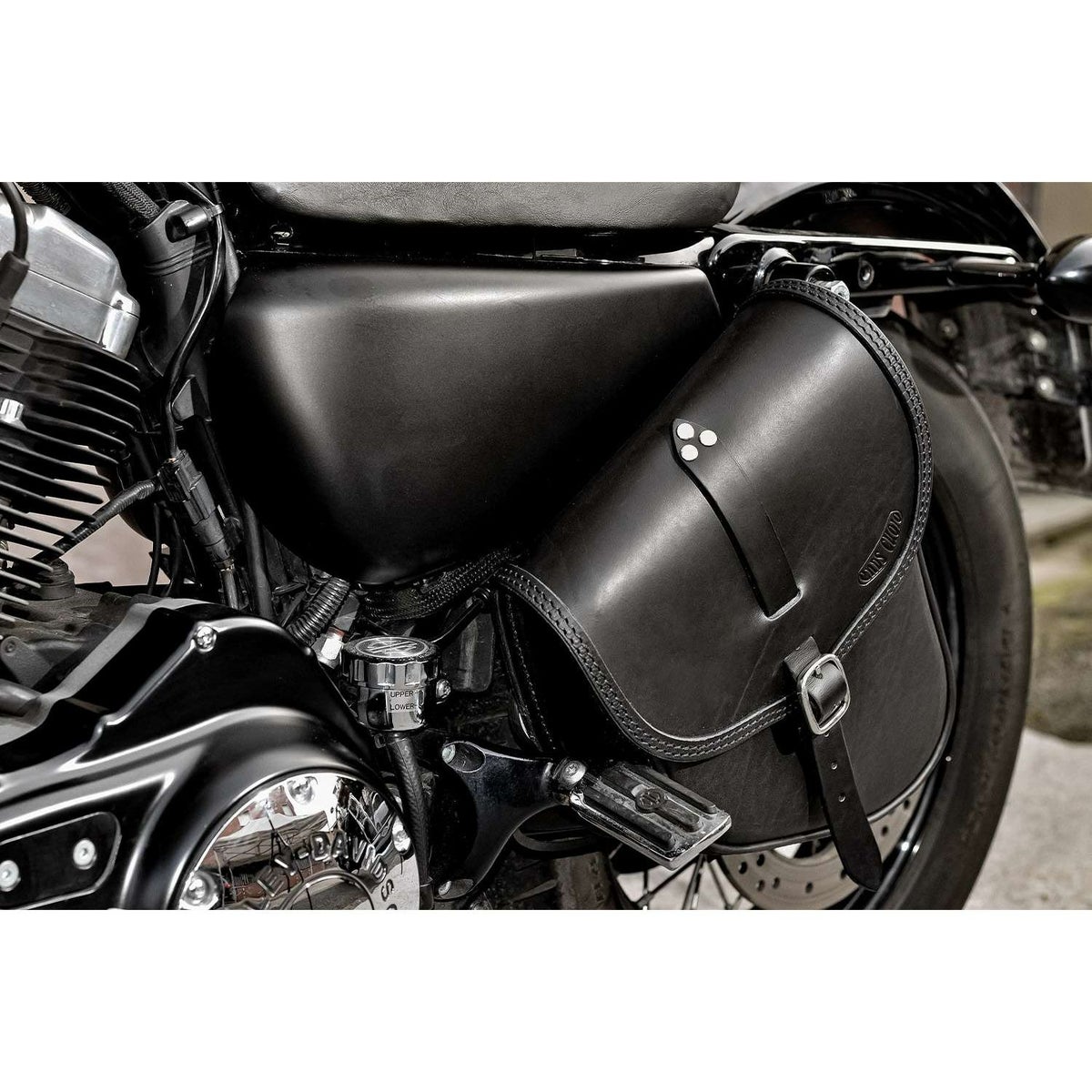 エンズクオイオ Gitan レザーサドルバッグ 6L (ブラック)1