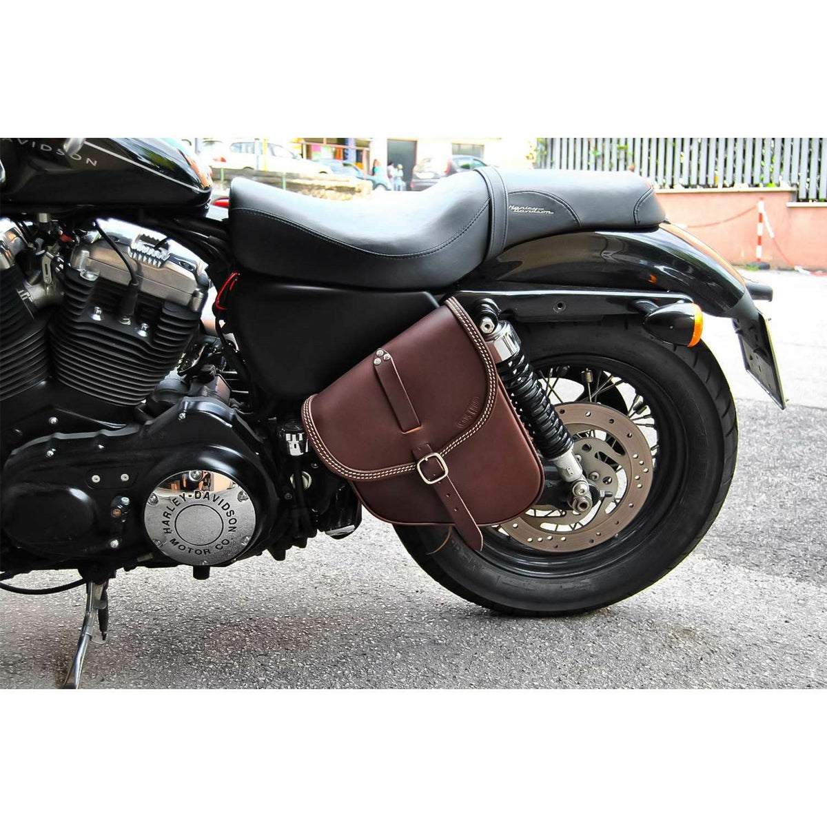 エンズクオイオ Gitan レザーサドルバッグ 6L (ダークブラウン)1