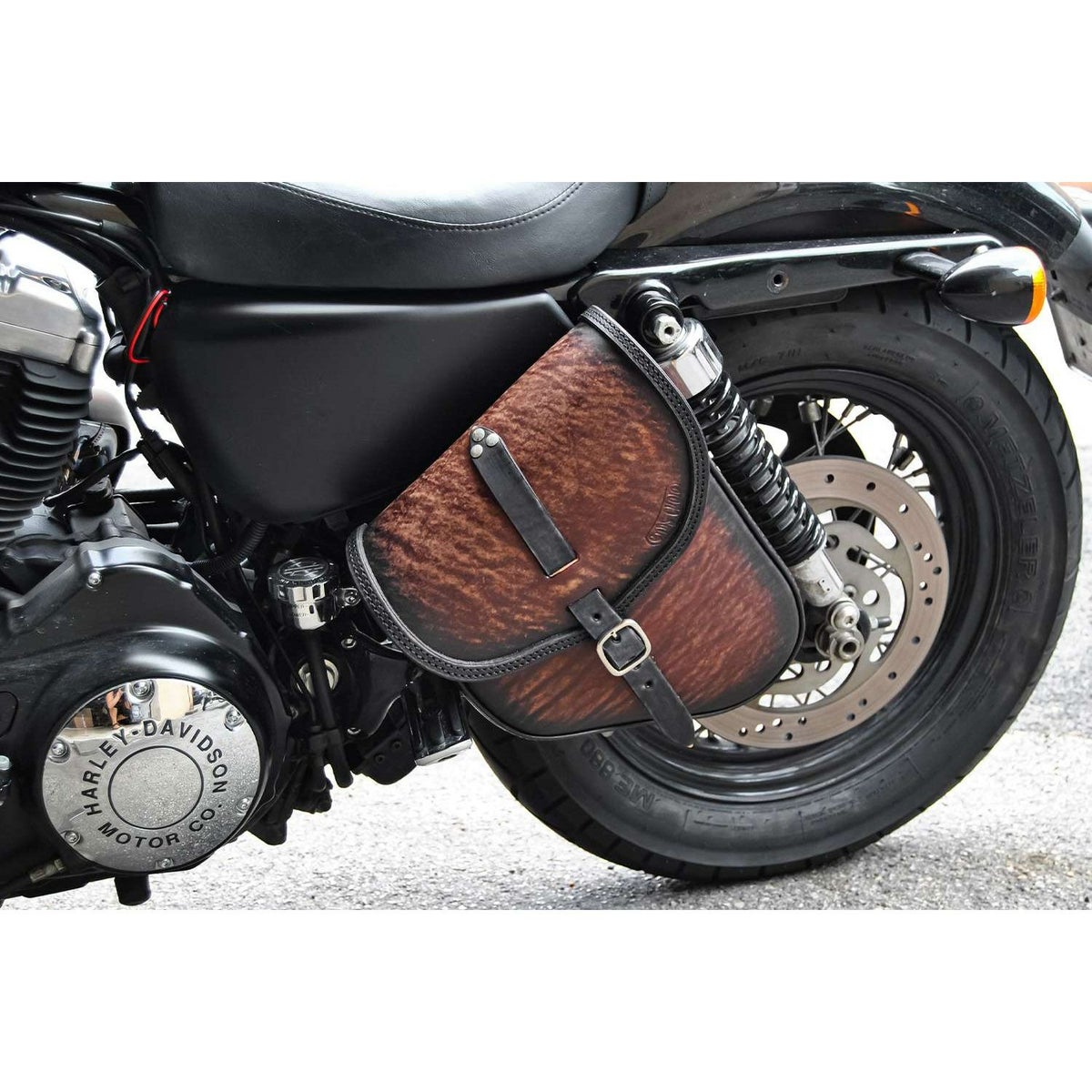 エンズクオイオ Gitan レザーサドルバッグ 6L (ディストレスト・ツートーン・ダーク)1