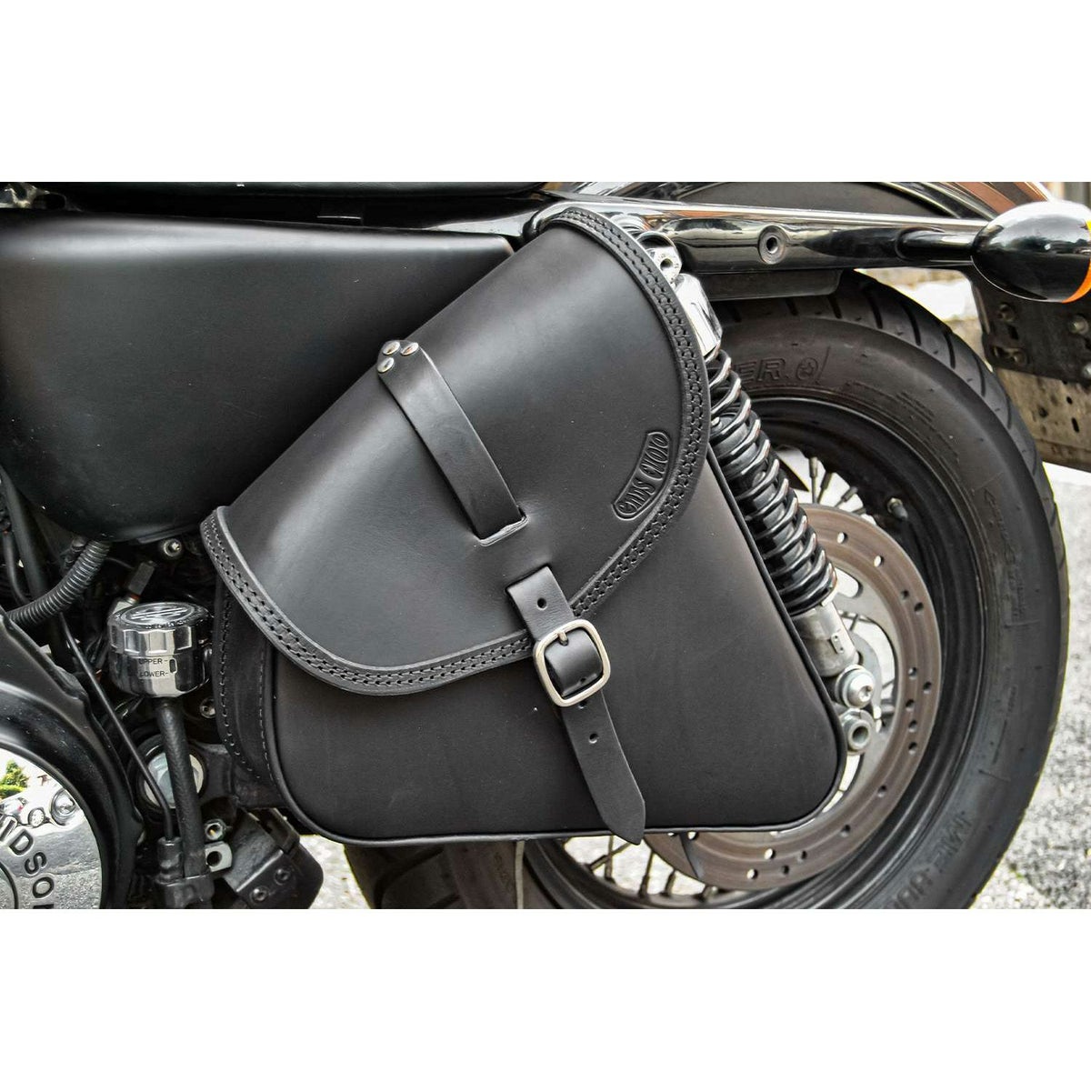 エンズクオイオ Klezmer レザーサドルバッグ 5L (ダークブラウン)2