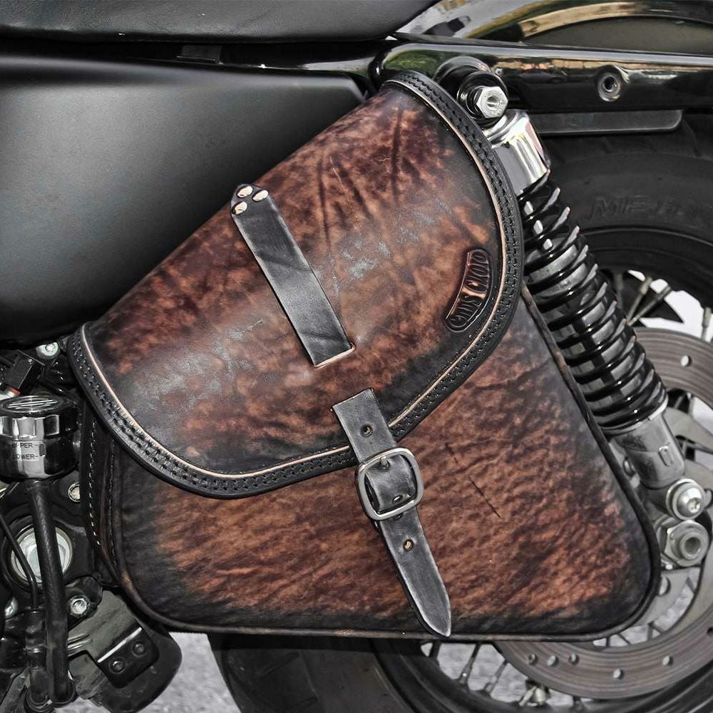 エンズクオイオ Klezmer レザーサドルバッグ 5L (ディストレスト・ツートーン・ダーク)