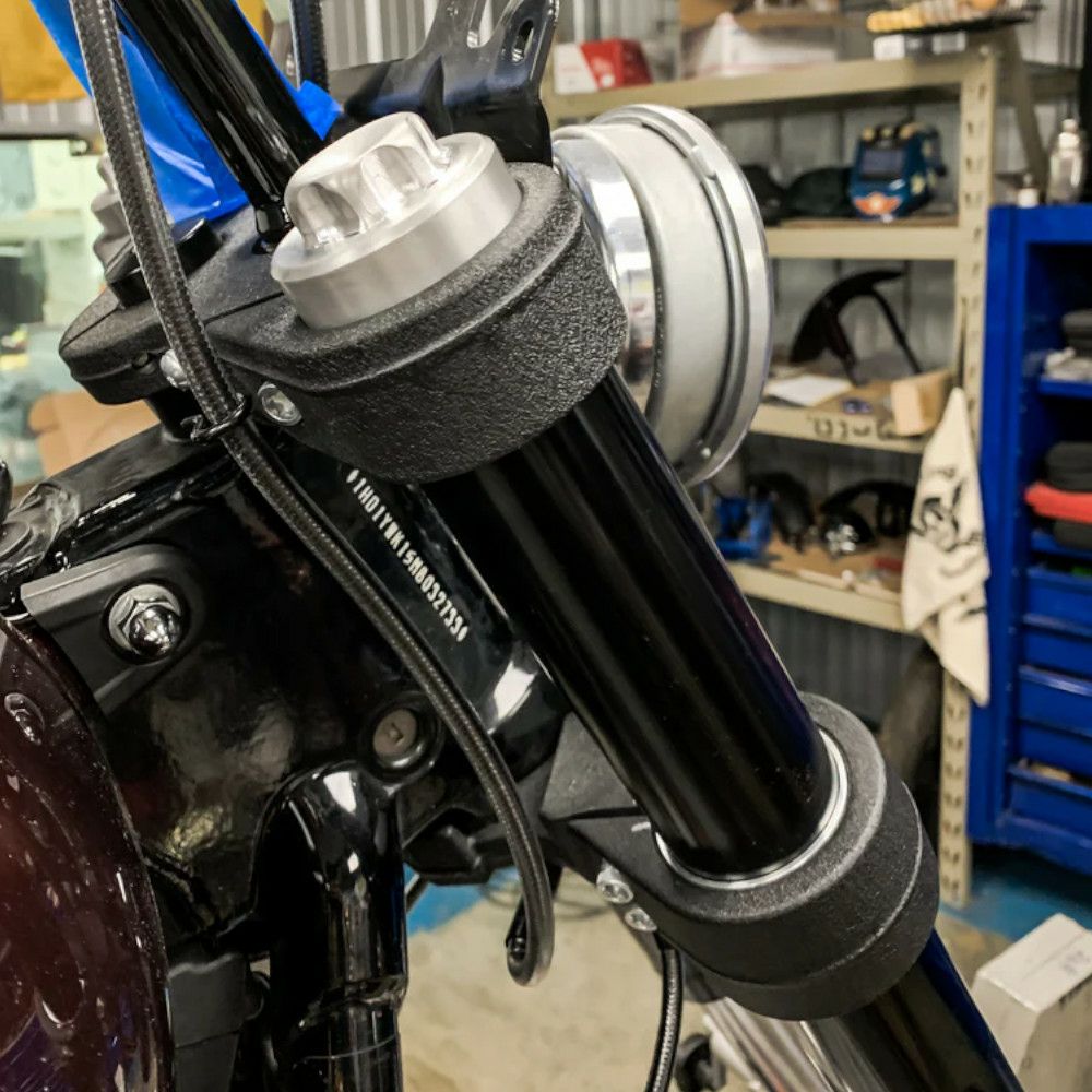 M8ソフテイル 倒立フォーク フロントサスペンション 2インチリフトキット Bare Knuckle Performance