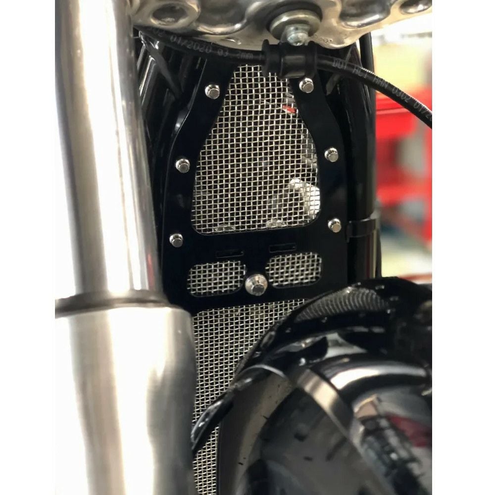 M8ソフテイル オイルクーラーカバー Bare Knuckle Performance