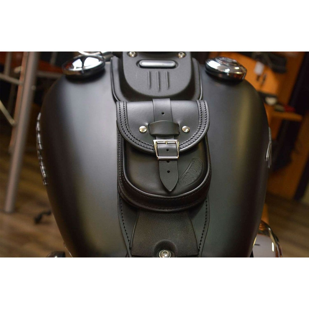 エンズクオイオ Smart レザー タンクバッグ (ブラック)2