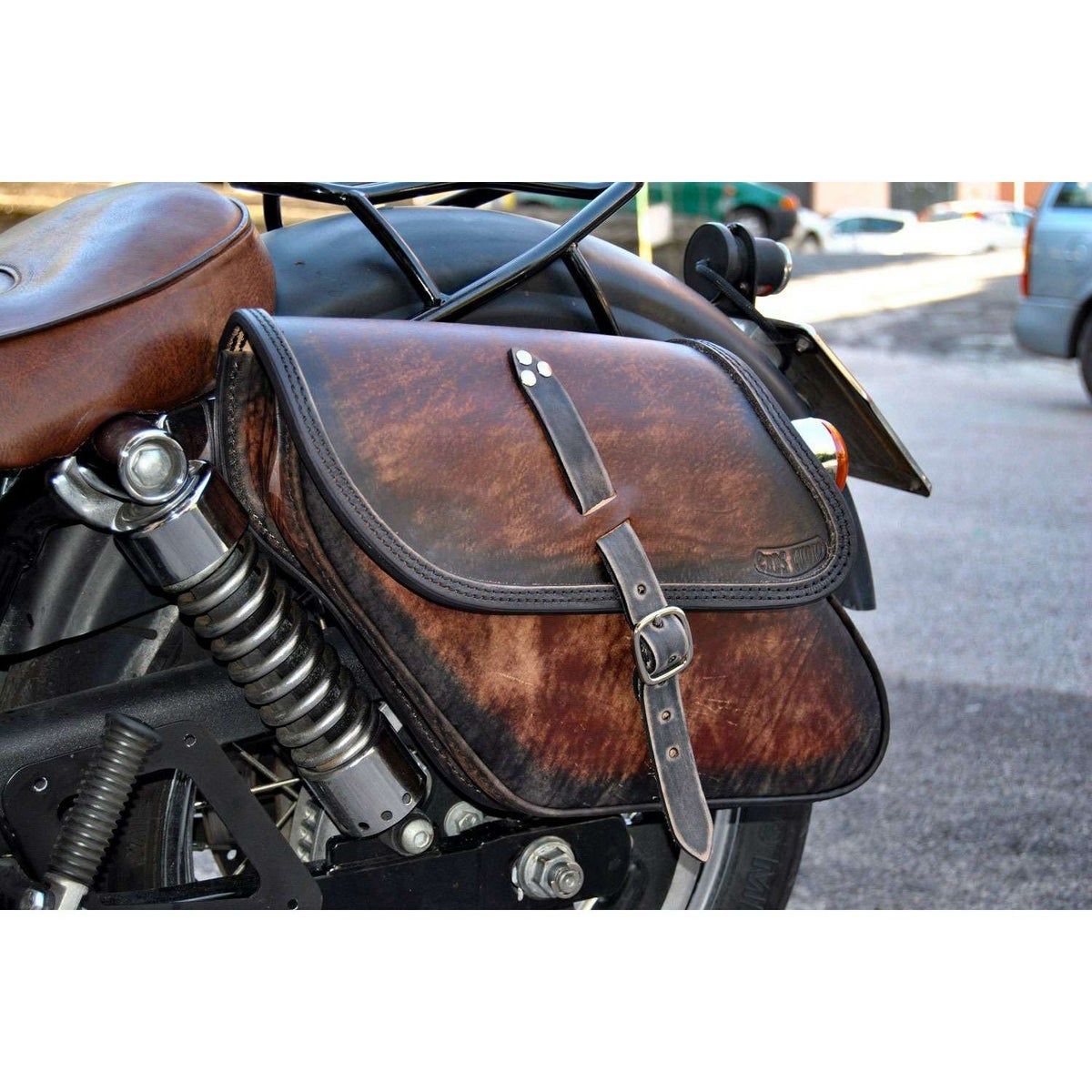 エンズクオイオ Tango レザーサドルバッグ 9L (ディストレスト・ツートーン・ダーク)2