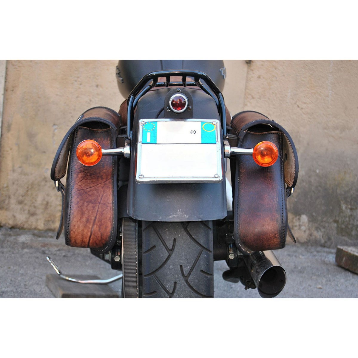 エンズクオイオ Tango レザーサドルバッグ 9L (ディストレスト・ツートーン・ダーク)4