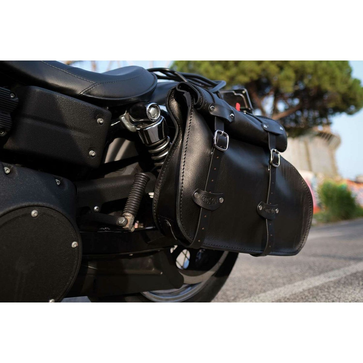 エンズクオイオ Roll Middle Dyna レザーサドルバッグ 46.3L (ブラック)5