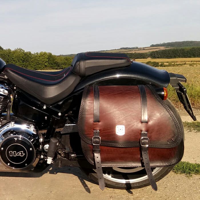 Country レザーサドルバッグ 29L (ディストレスト・ツートーン・ダーク)