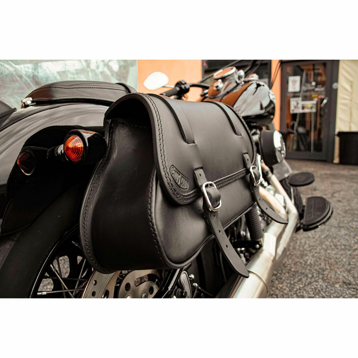 Folk レザーサドルバッグ 12L (ハマードレザー)2