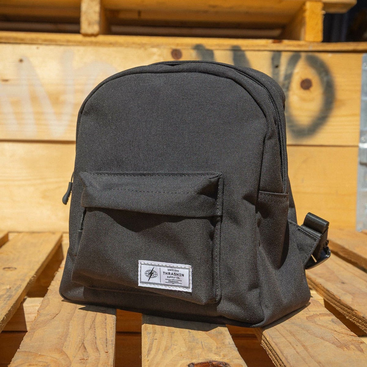 スラッシンサプライ トレードマーク ミニバッグパック 6.5L THRASHIN SUPPLY