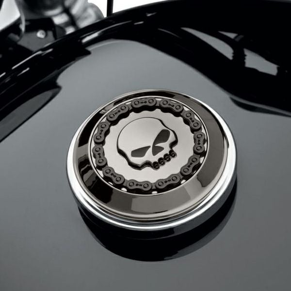 スカル＆チェーン・フュエルキャップ・メダリオン　スモーキークローム-01