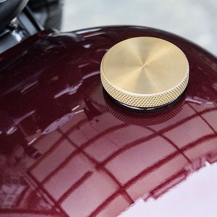 ハーレー ビレットアルミニウム カスタム ガスキャップ スパンサテンフィニッシュ ブラス Motone（モートーン）