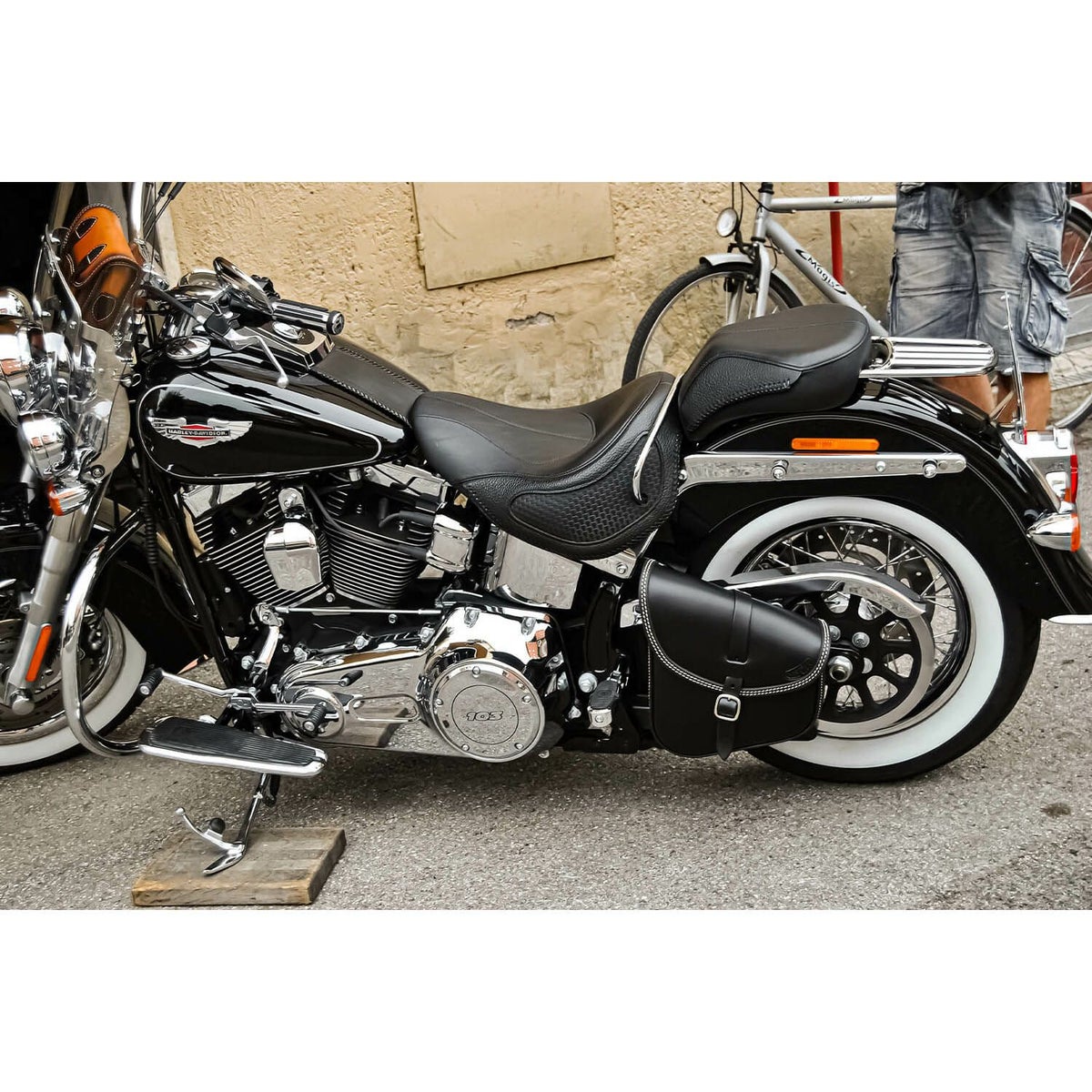 BOB レザー スイングアームバッグ 7L (ブラック)3